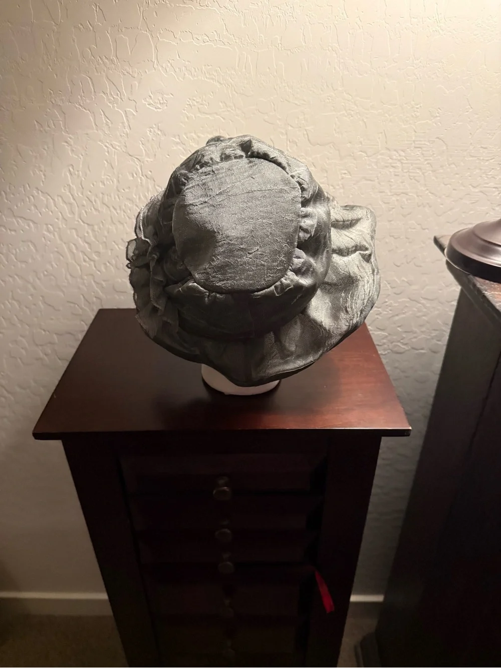 Light Gray Wide-Brim Sun Hat with Floral Accent